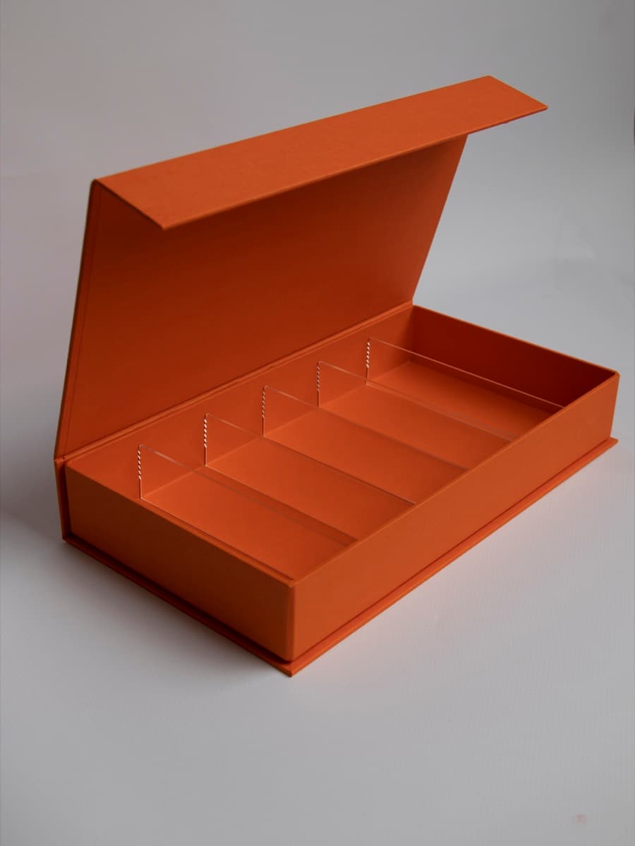 Nrneni gift box fully open